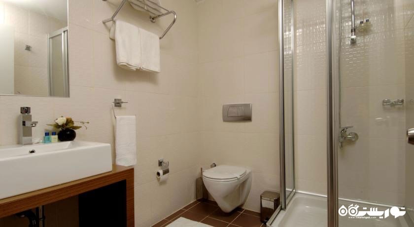 حمام و سرویس بهداشتی اتاق ها